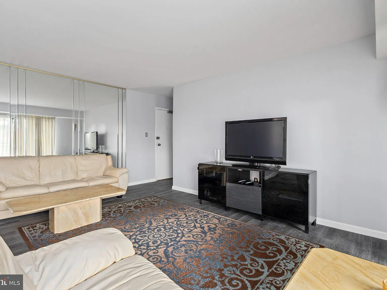 2 bed, 1.0 bath, 916 sqft, $2,250 — Photo 4