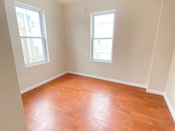 5th image of 2602 E Cumberland St