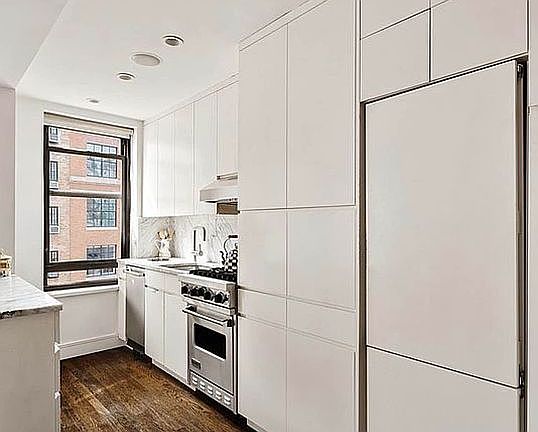 3rd image of 161 W 16th St APT 15H
