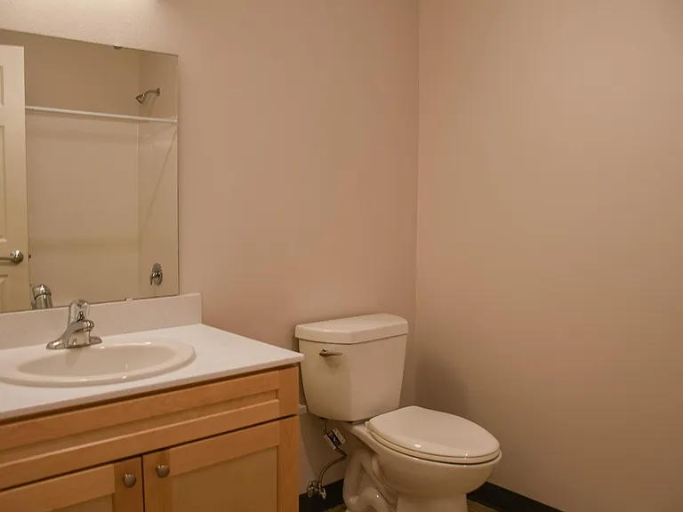 Kirkland Heights Apartments — Photo 72