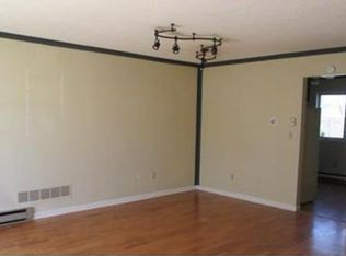 714 Newhall St APT 16, Hamden, CT 06517