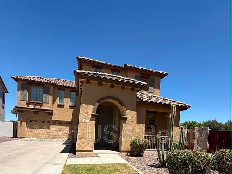 8821 S 40th Dr — Photo 2