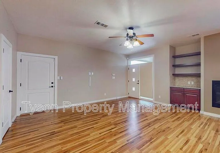 1667 Domino Dr SE — Photo 6