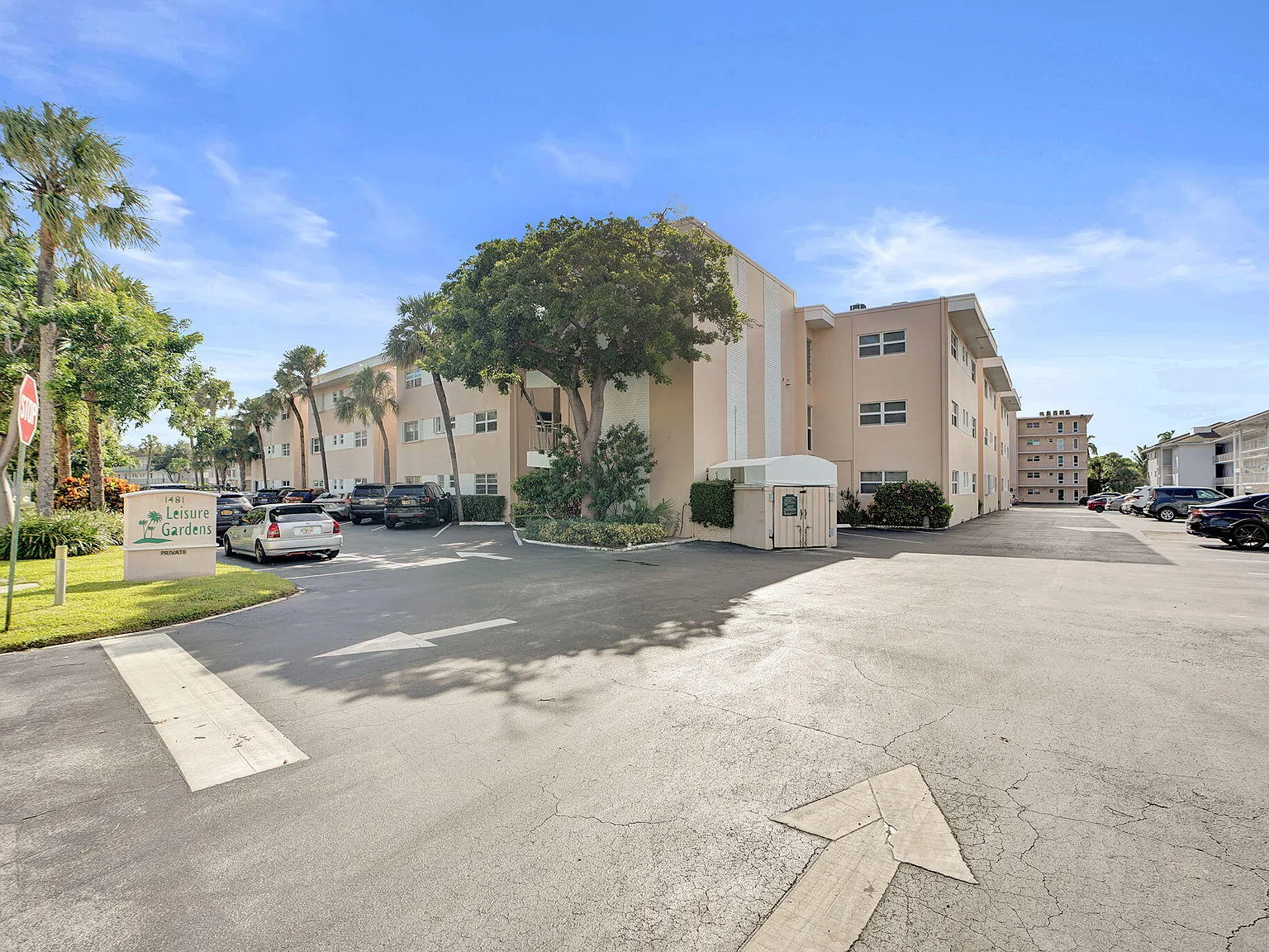 2 bed, 1.5 bath, 760 sqft, $2,500 — Photo 3