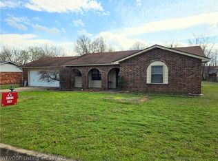109 Woodbine Ave, Poteau, OK 74953