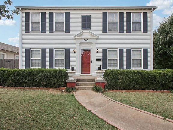 2nd image of 600 S Macomb Ave