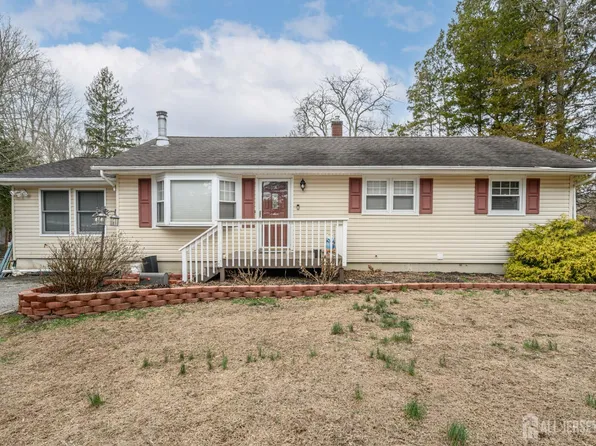 384 Cook Rd, Jackson, NJ 08527