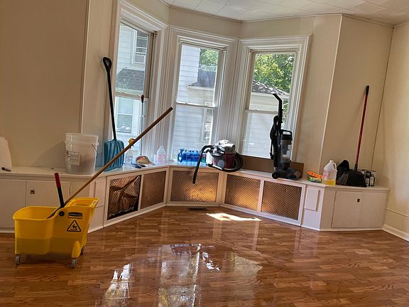 5th image of 415 Lake St #1
