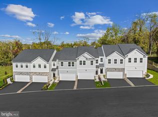4 Shamrock Cir, Downingtown, PA 19335