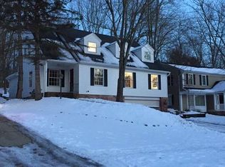 174 Elm Ct, Chagrin Falls, OH