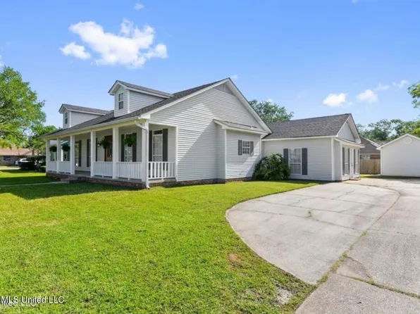 1302 Roswell St, Pascagoula, MS 39581