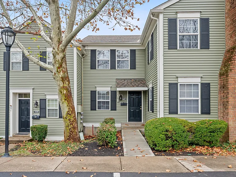 Indian Creek Apartments and Townhomes — Photo 184