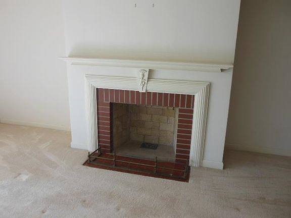 4th image of 628 N Oak Knolls Ave