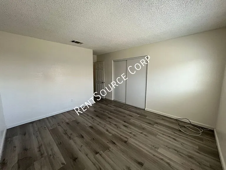 1131 Barstow Rd #B — Photo 13
