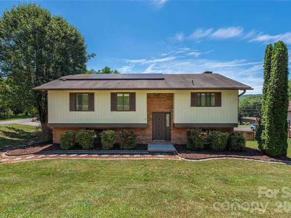 99 Young Dr, Candler, NC 28715