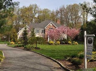 529 Split Rock Rd, Syosset, NY 11791