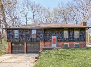 6614 NW Graden Rd, Parkville, MO 64152