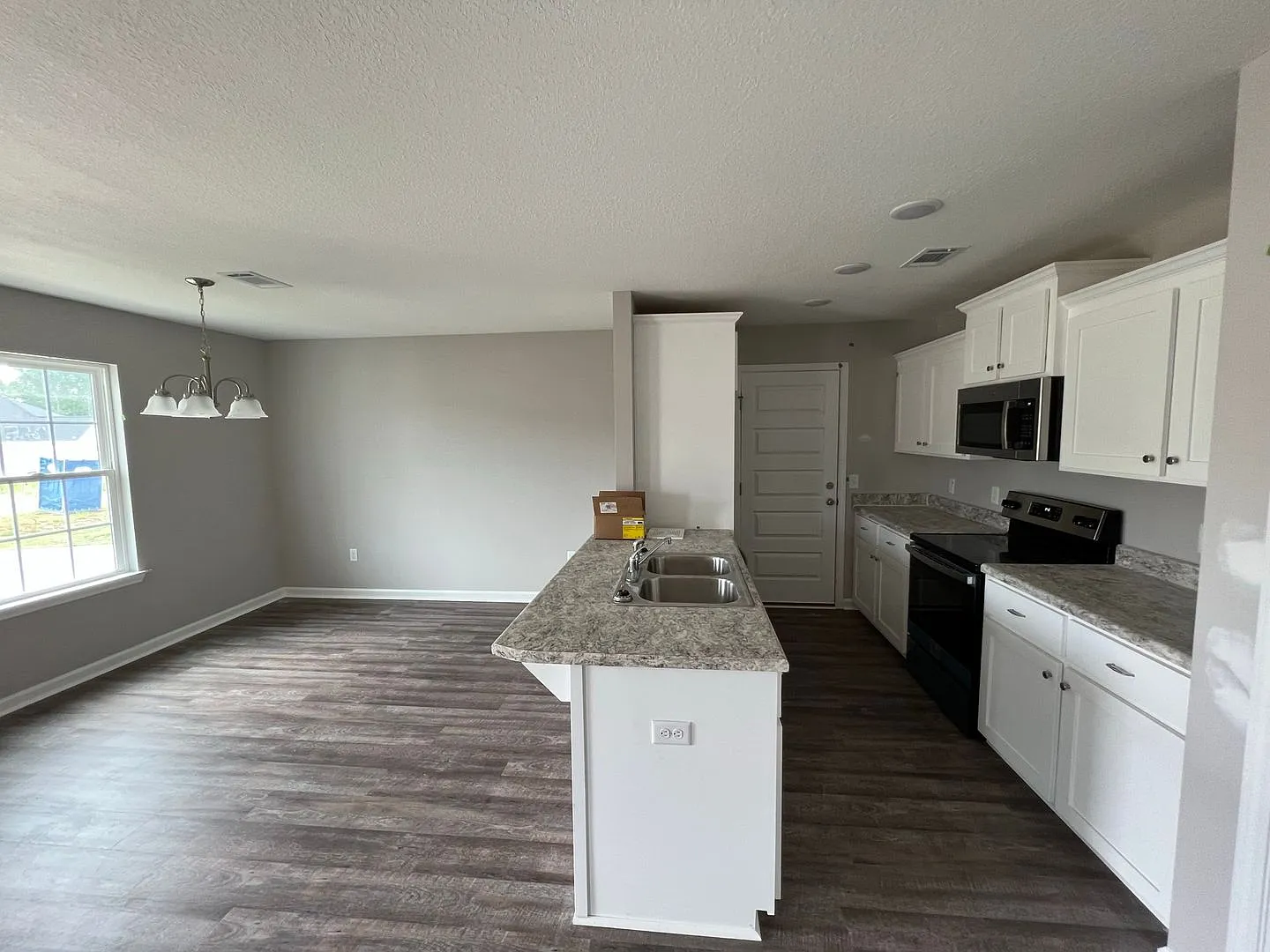7054 White Pine Avenue — Photo 4