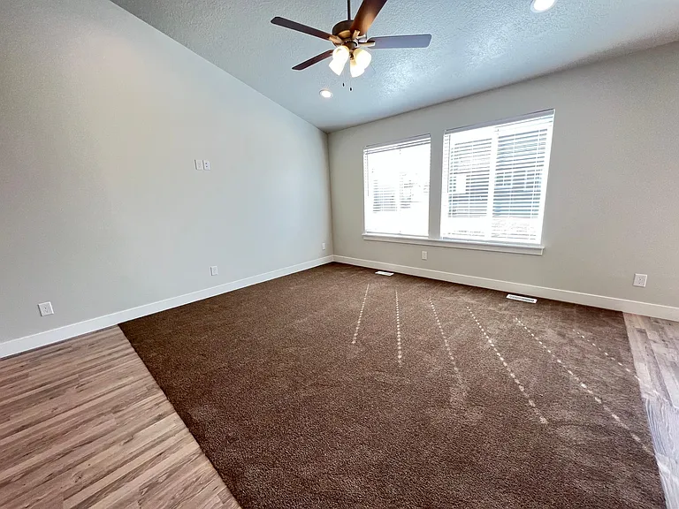 4725 Gunsight Peak Dr — Photo 11