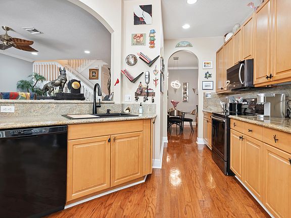 4th image of 118 Las Brisas Cir