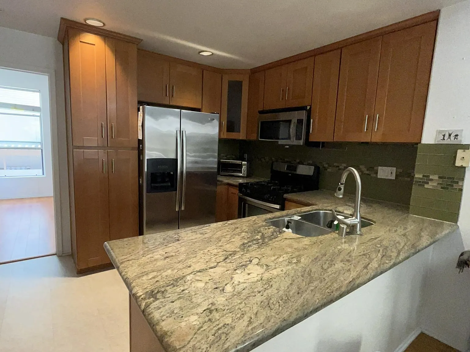2 bed, 2.5 bath, 1050 sqft, $3,590 — Photo 4