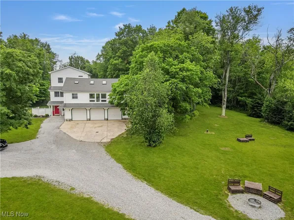 12358 Harmon Rd, New Springfield, OH 44443