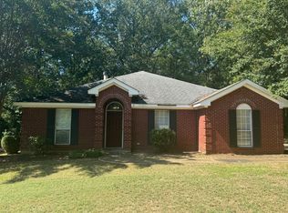 11 Twin Oaks Ln, Wetumpka, AL 36093
