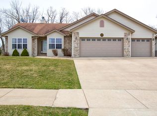 489 E Elm Rd, Oak Creek, WI 53154