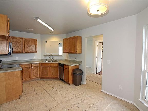 4th image of 2704 SW Huron Ct