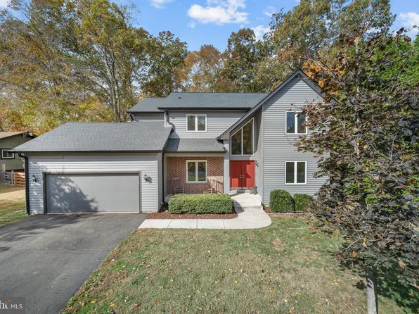 6271 Occoquan Forest Dr, Manassas, VA 20112