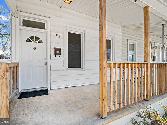 3rd image of 108 Maffitt St