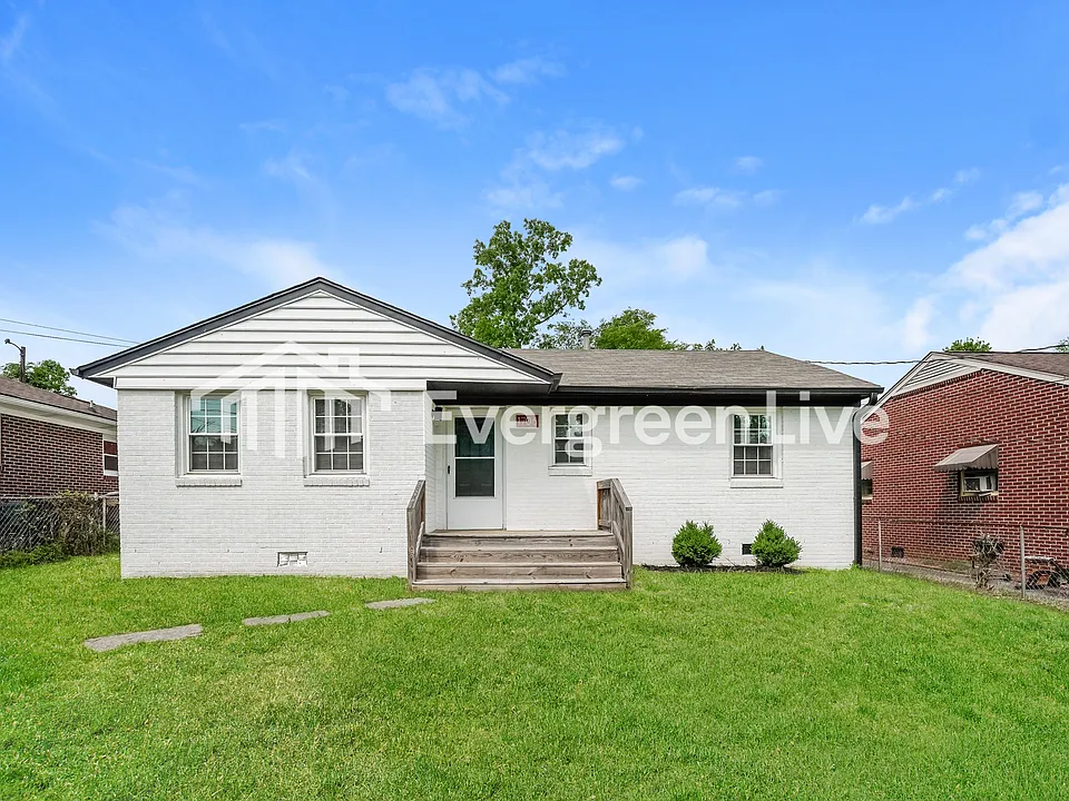 1706 Eastwood Ave
