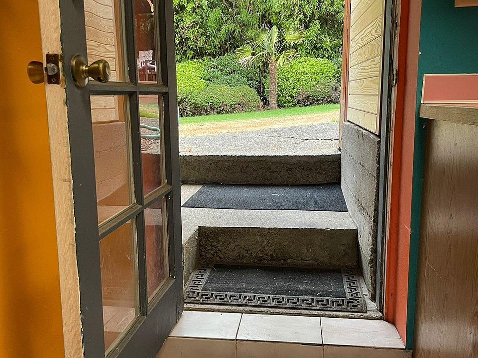 Entrance from Backyard