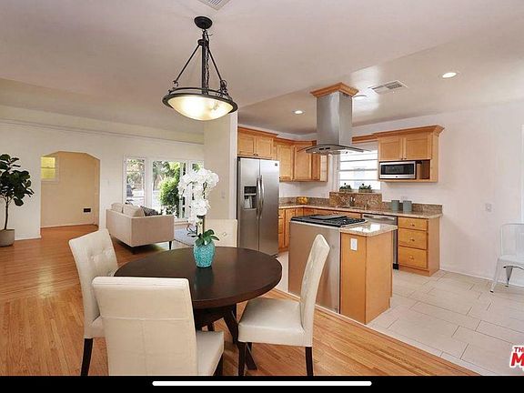 2nd image of 2558 Cotner Ave