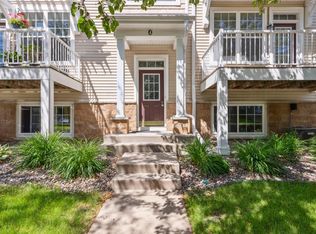 1671 Village Trl E UNIT 4, Saint Paul, MN 55109