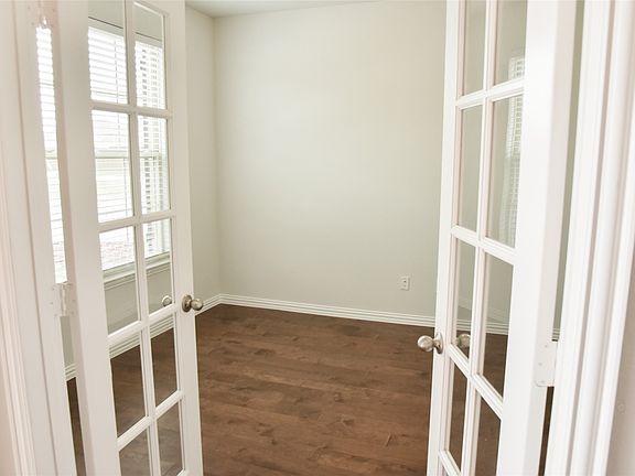3rd image of 2068 Barx Dr