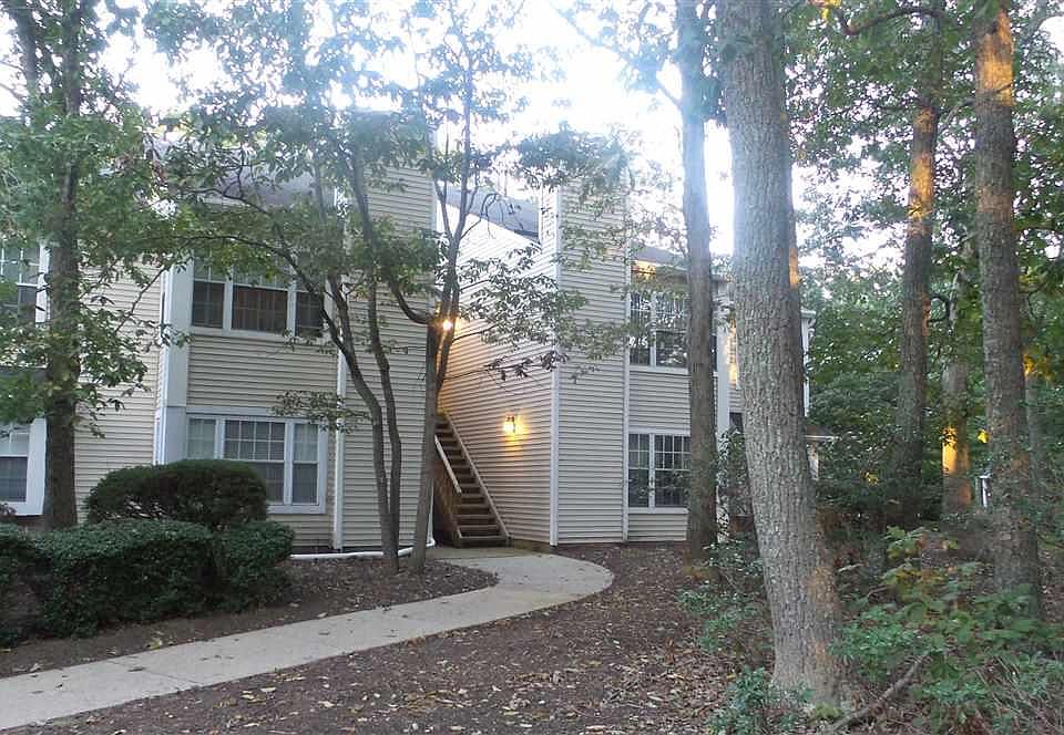 1st image of 30 Pheasant Meadow Ct #107