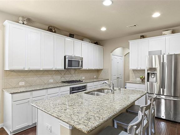 3rd image of 3809 Amon Carter Dr