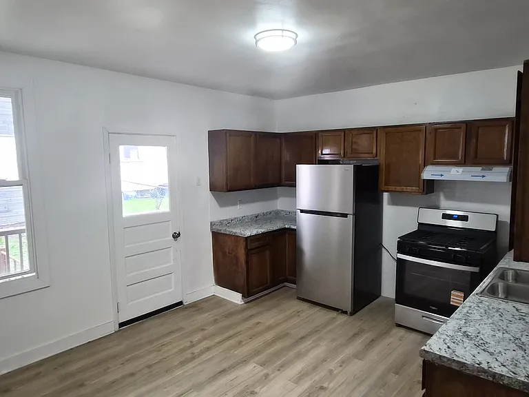 730 Indiana Ave #1 — Photo 2