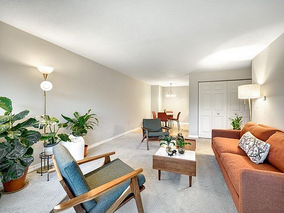 3rd image of 2700 W 44th St APT 315