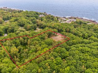 480 Shore Rd, Cape Neddick, ME 03902
