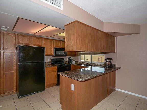 2nd image of 3249 E Sunnyside Dr