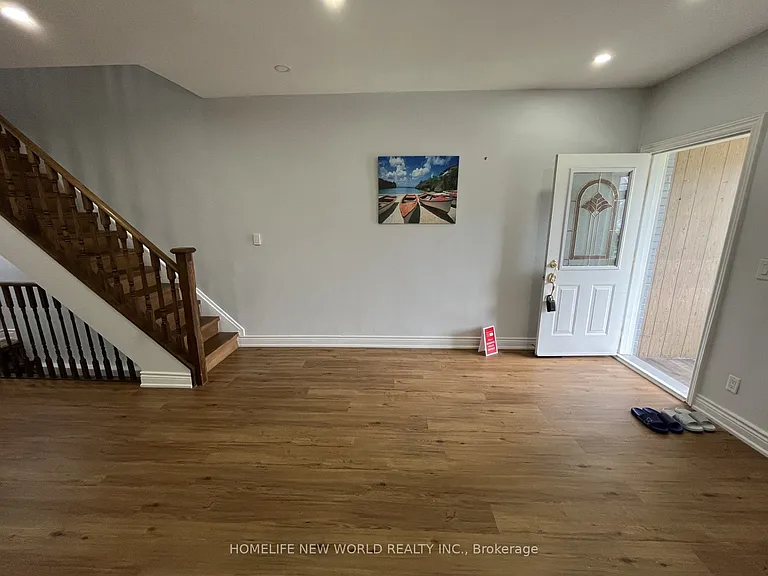 19 Britannia Ave — Photo 29