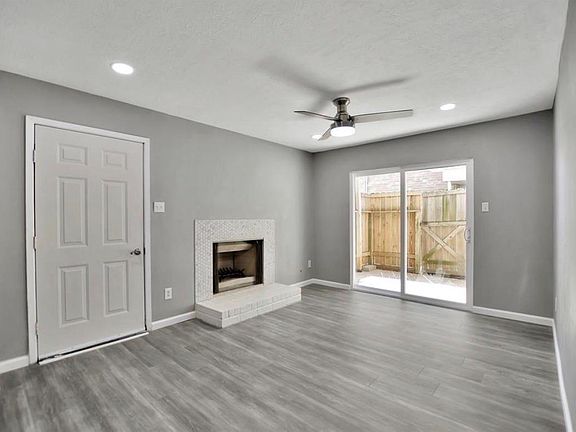3rd image of 7600 Emmett F Lowry Expy APT 313