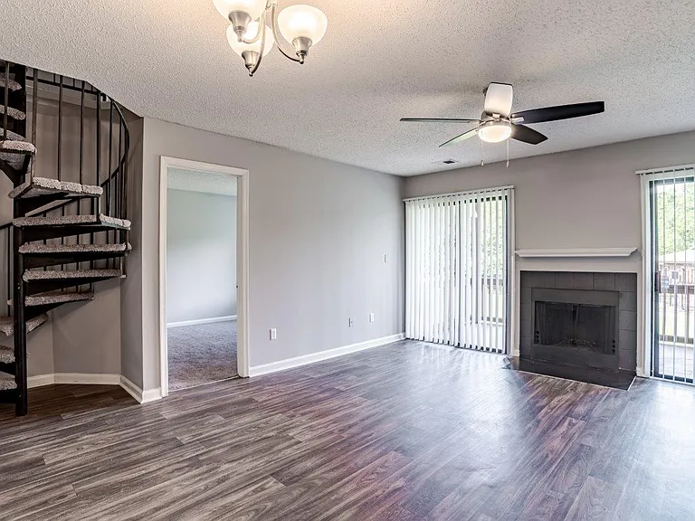 Riverwind Apartment Homes — Photo 7