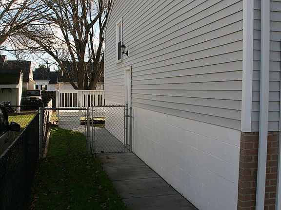 5th image of 1924 38th St NE