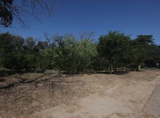 612 E 2nd St, Cleburne, TX 76031