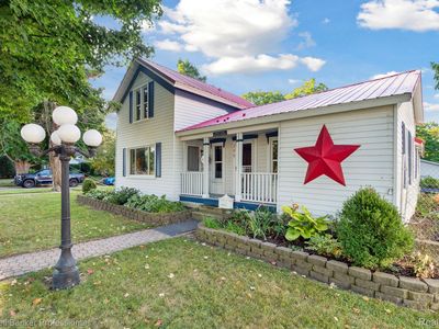 206 E Sherman St, Holly, MI, 48442