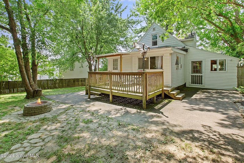 2nd image of 1259 Frantzke Avenue