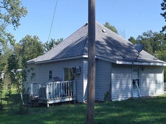 2nd image of 202 W 2nd St